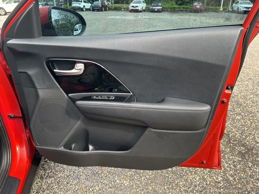 Used 2022 Orange Kia LXS image 25