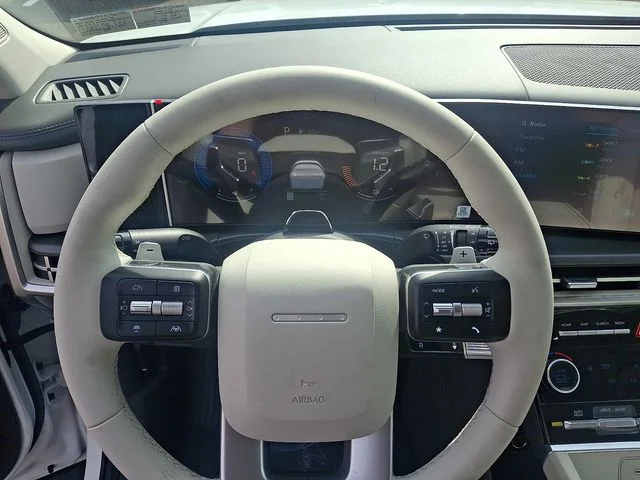New 2027 White Hyundai SEL image 15