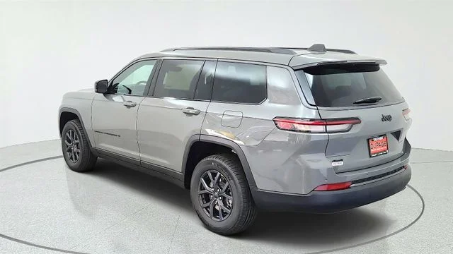 New 2027 Sting-Gray Clear-Coat Paint Jeep Laredo Altitude image 8