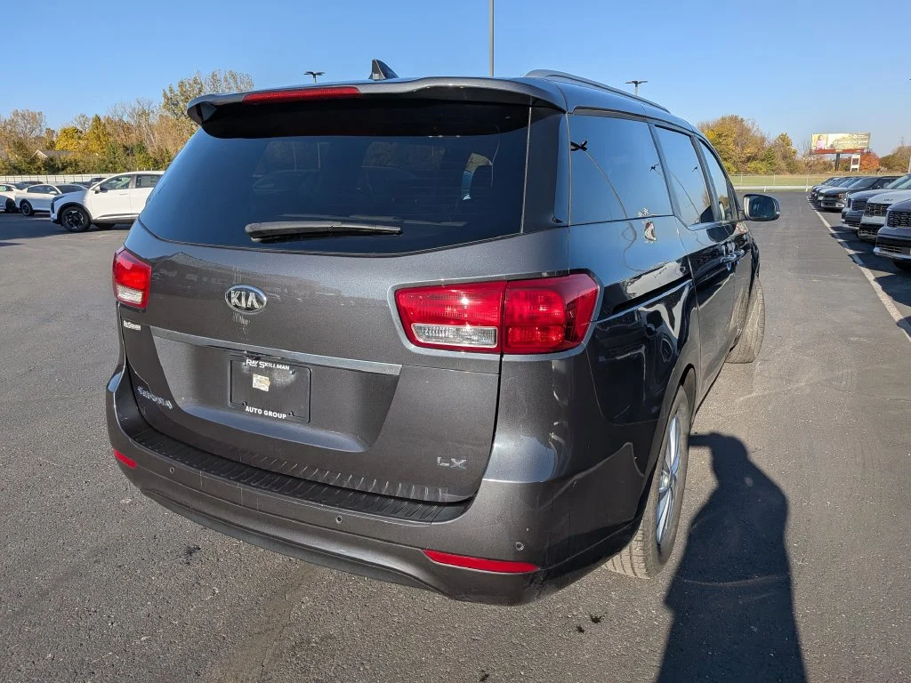 Used 2018 Platinum Graphite Kia LX image 7