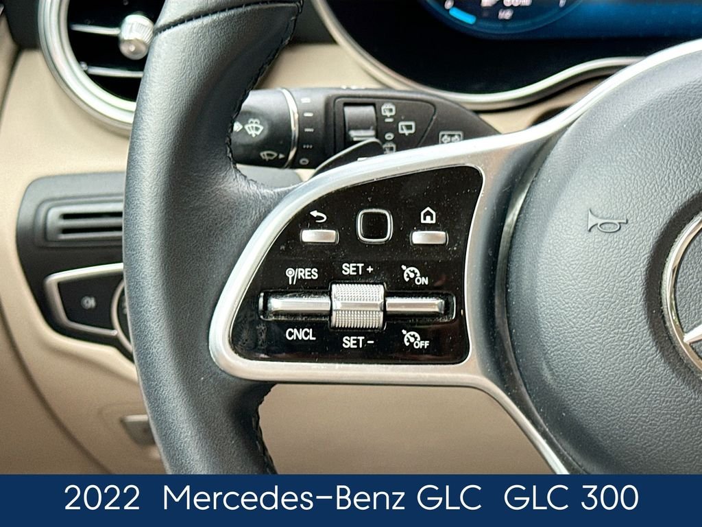 Used 2022  Mercedes-Benz GLC 300 image 25