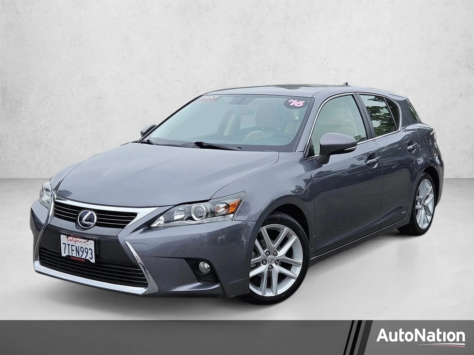 2016 Lexus CT 200h 200h's photo
