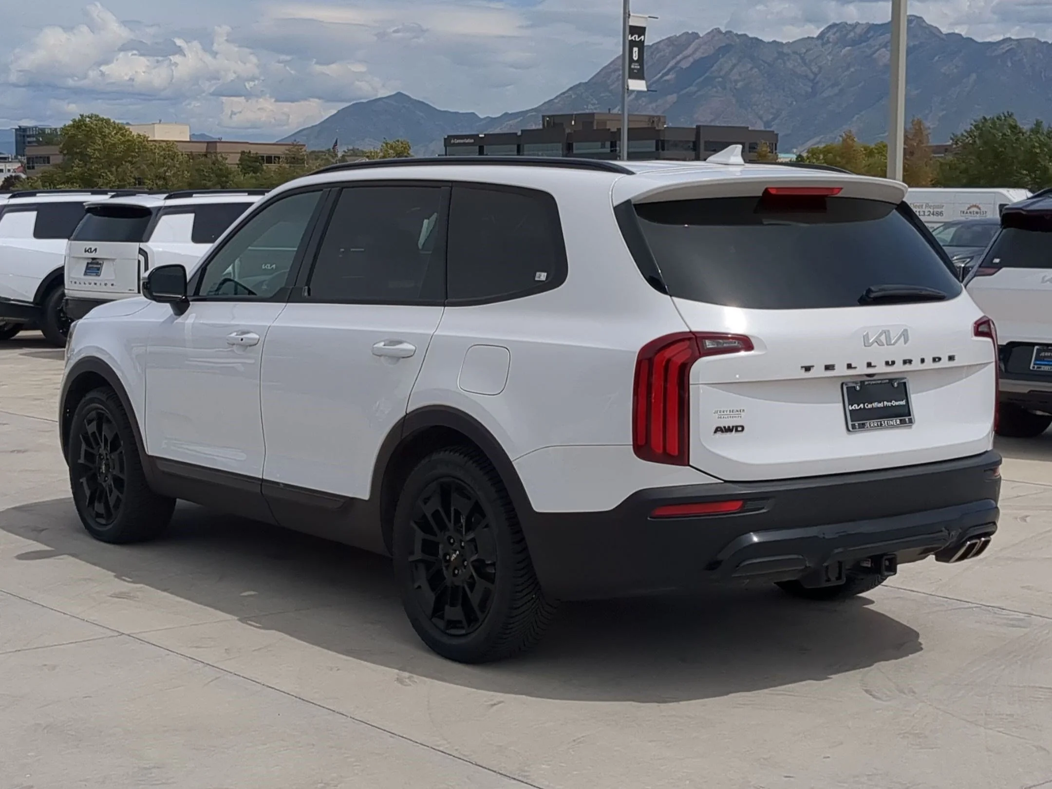 Used 2022 Glacial White Pearl Kia SX image 3
