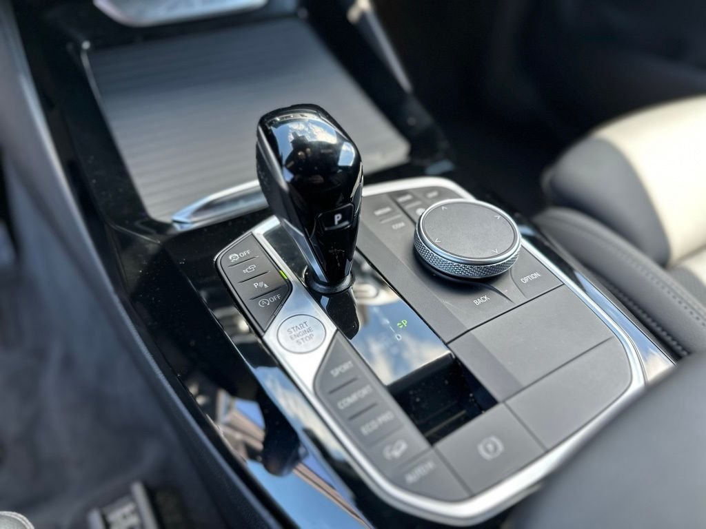 Used 2024 Skyscraper Grey Metallic BMW xDrive30i image 32