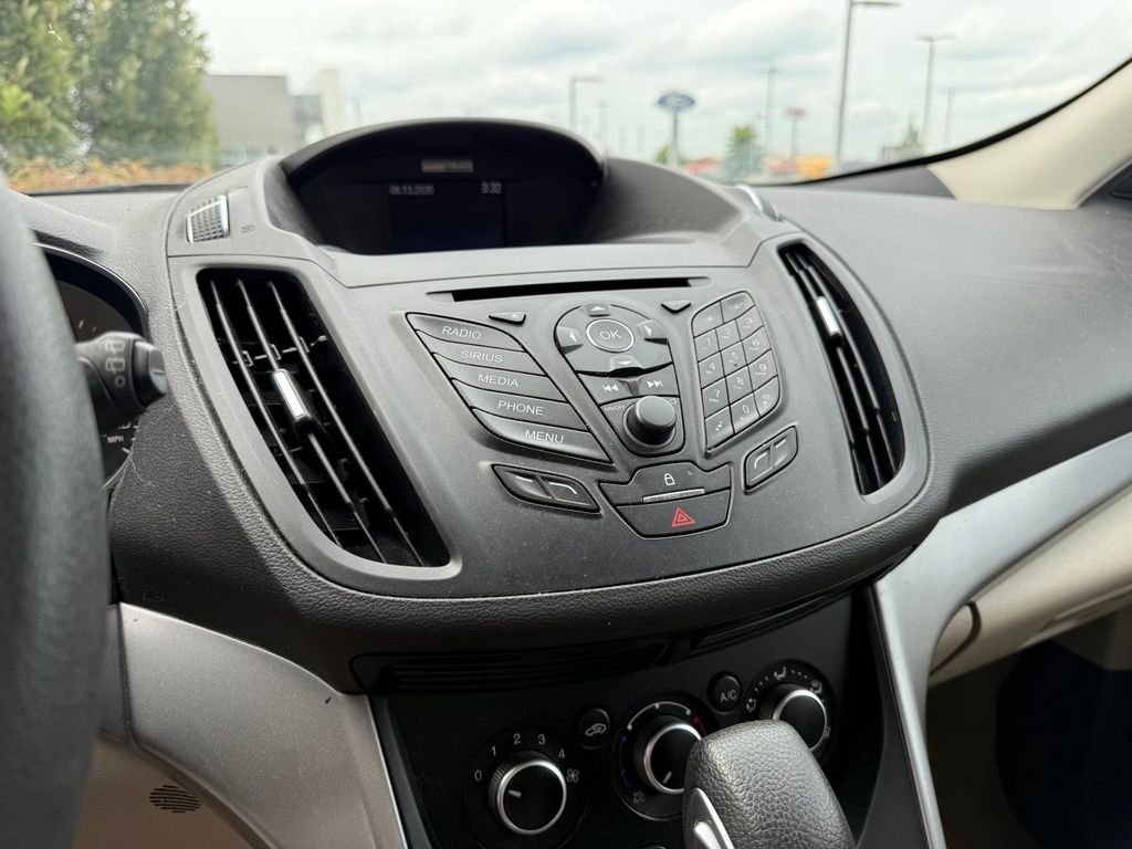 Used 2013 Silver Ford SE image 10