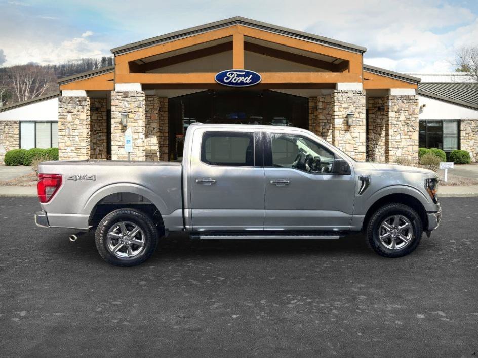 Used 2025 Iconic Silver Metallic Ford XLT image 4
