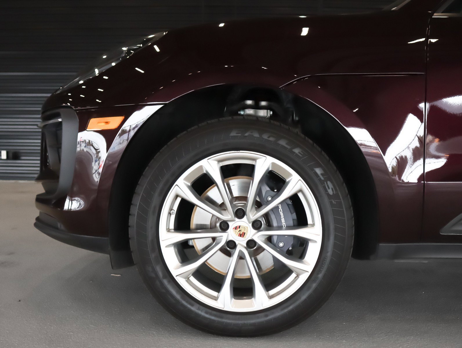Used 2024 Copper Ruby Metallic Porsche  image 27