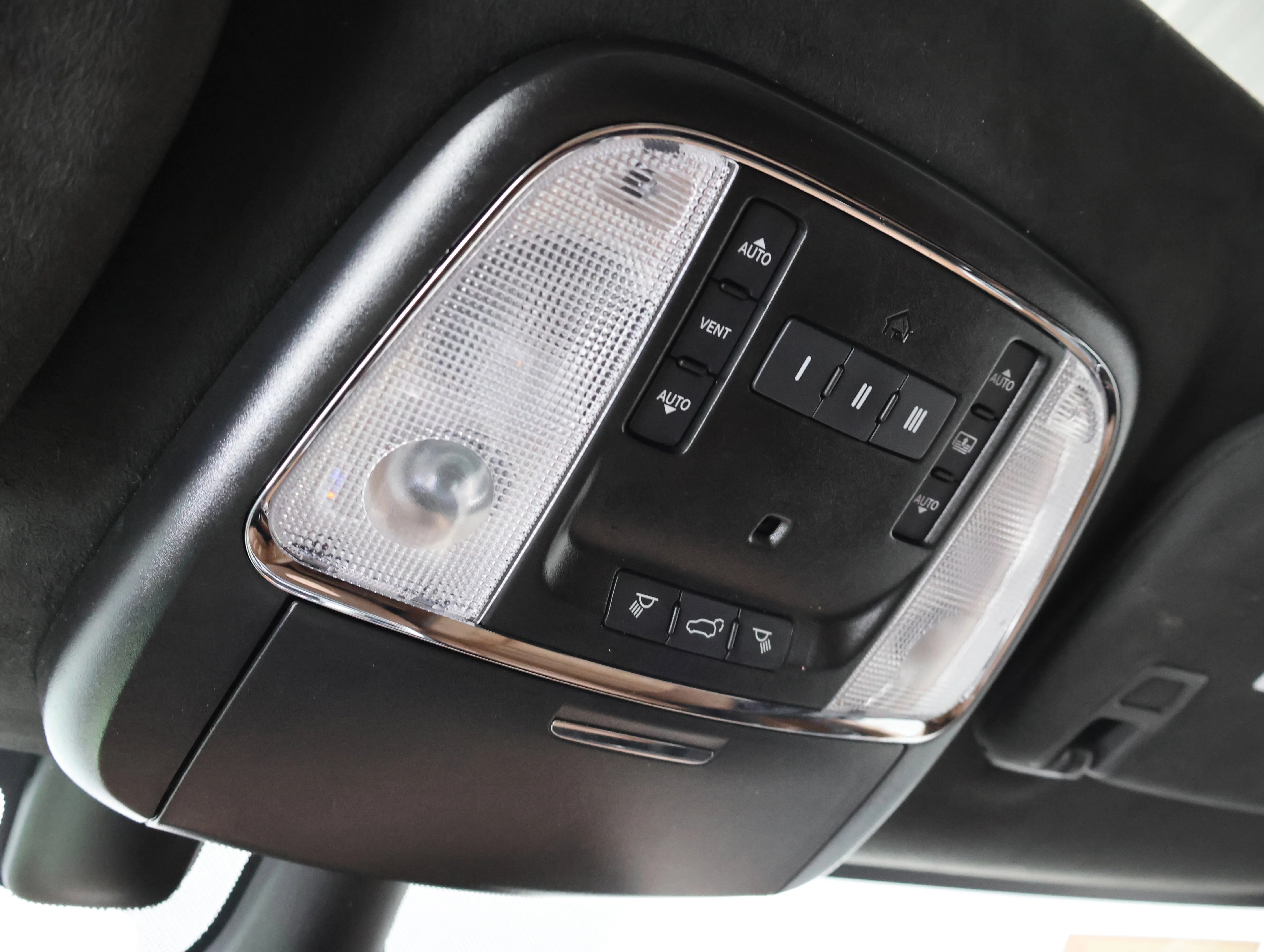 Used 2020 Bright White Clearcoat Jeep Summit image 59