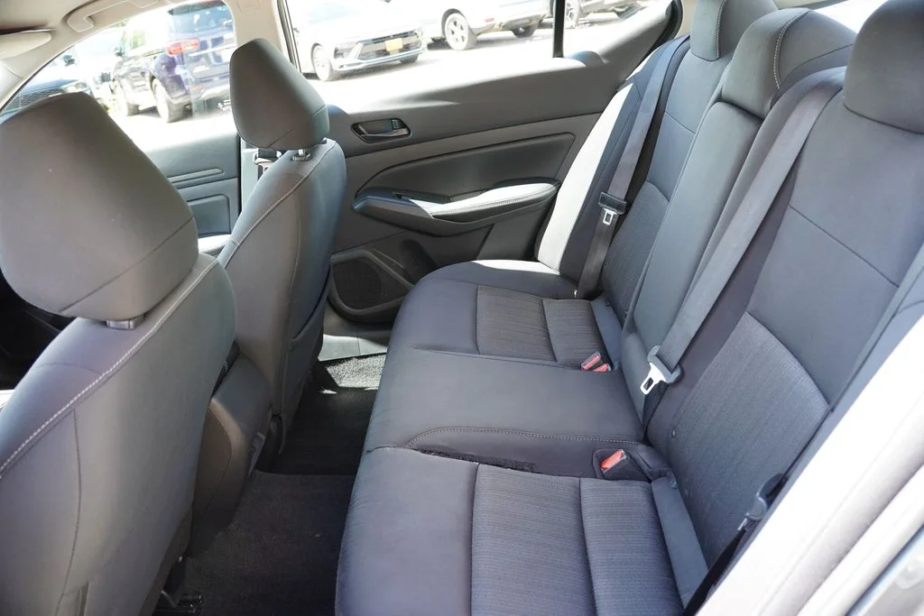 Used 2025 Gun Metallic Nissan 2.5 SV image 17