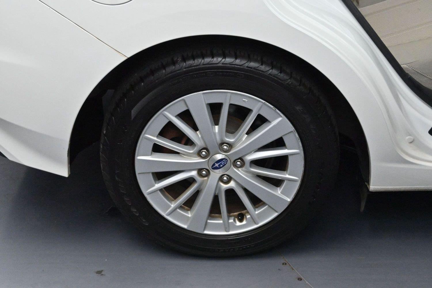 Used 2018 Crystal White Pearl Subaru Premium image 29
