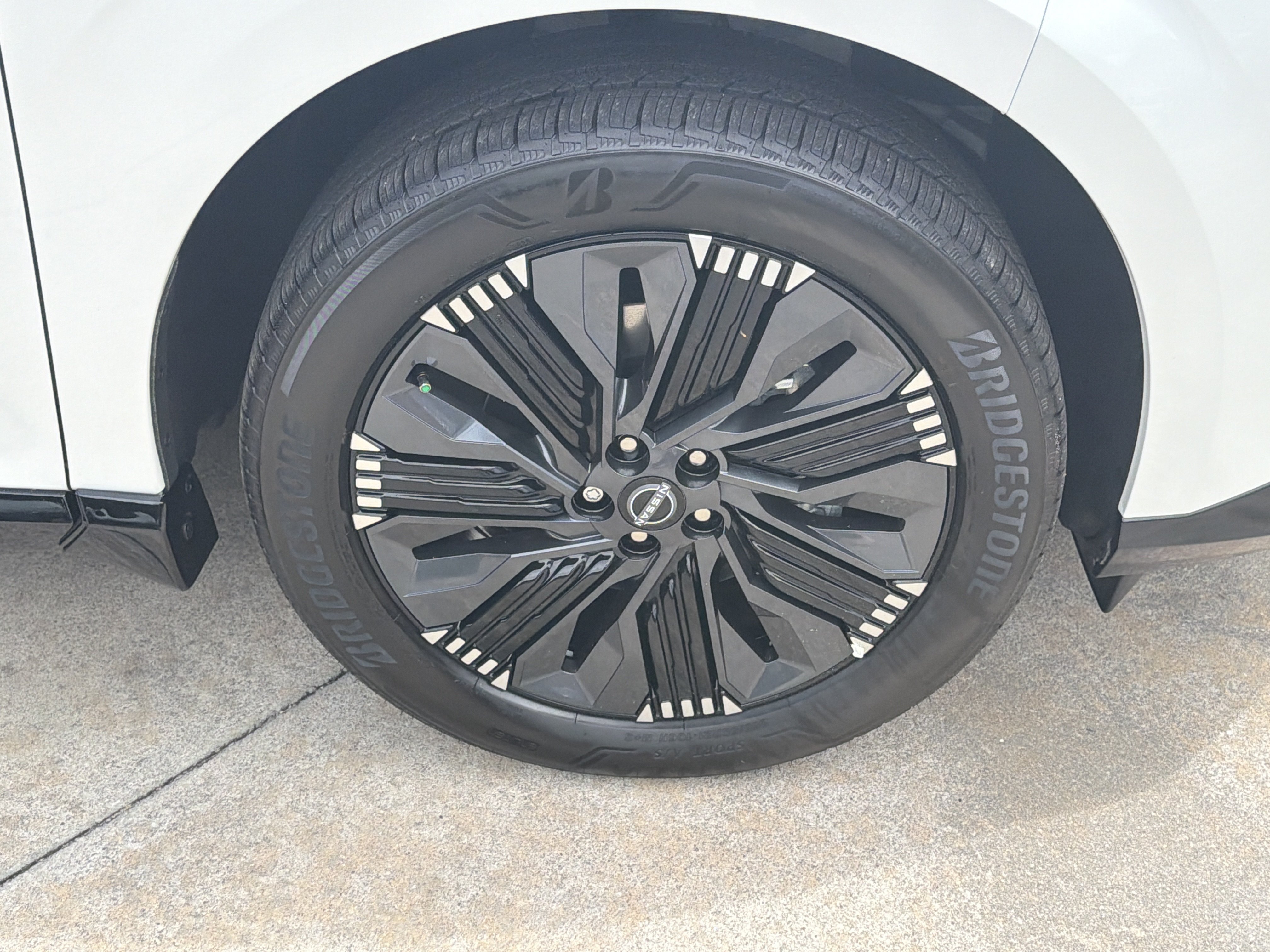 New 2026 Everest White Pearl Tricoat Nissan Platinum image 13