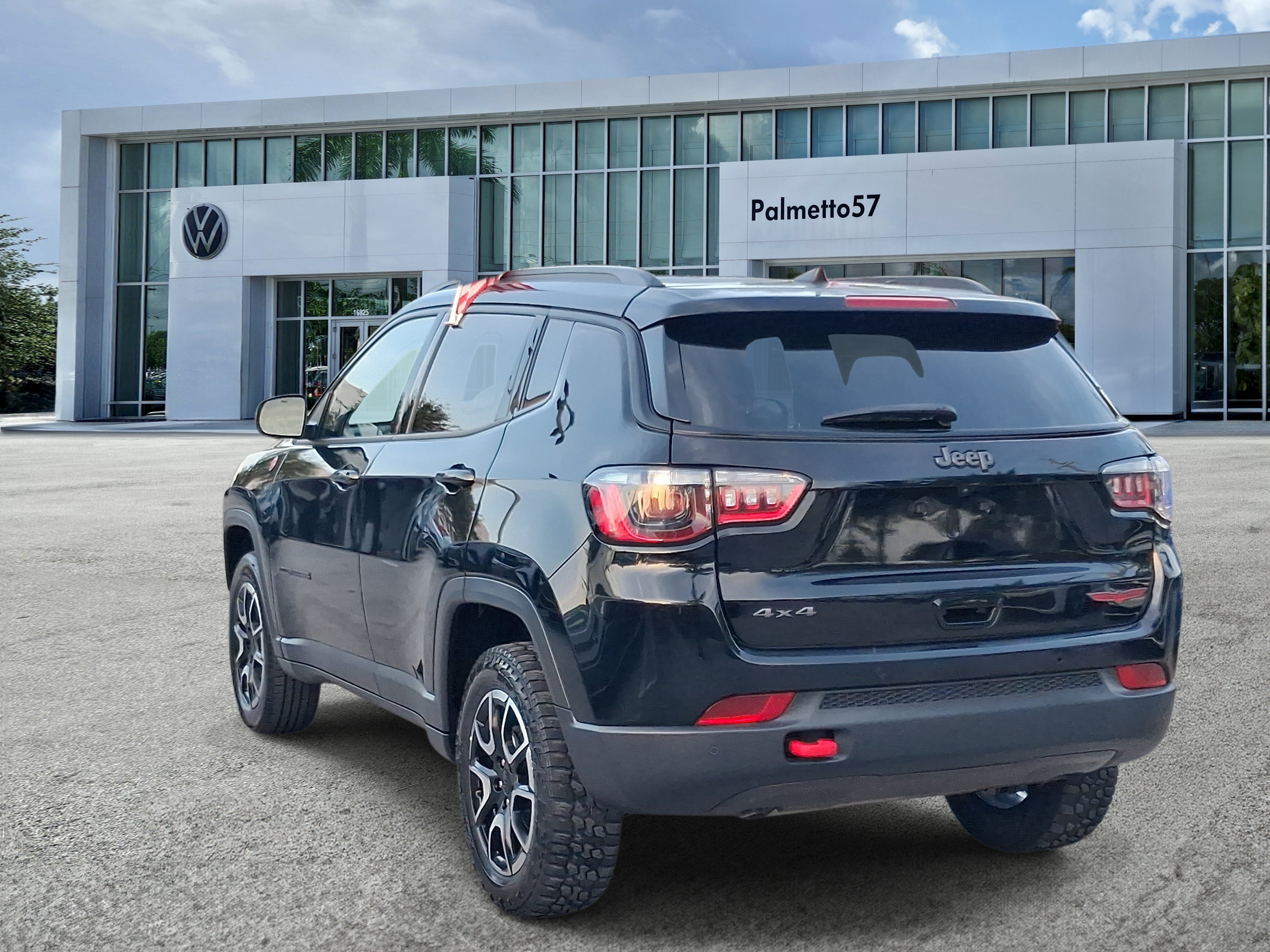 Used 2024 Black Jeep Trailhawk image 4