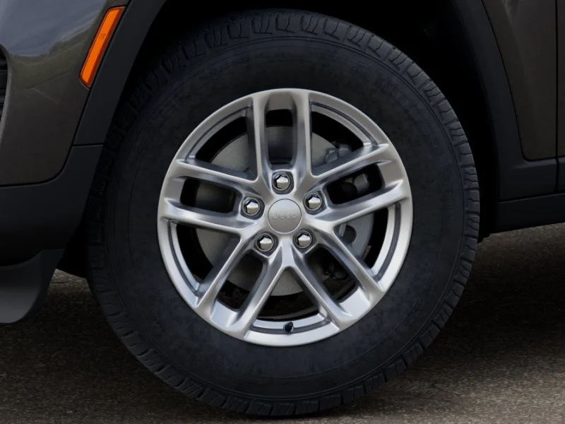 2025 Jeep Grand Cherokee Laredo - Photo 23