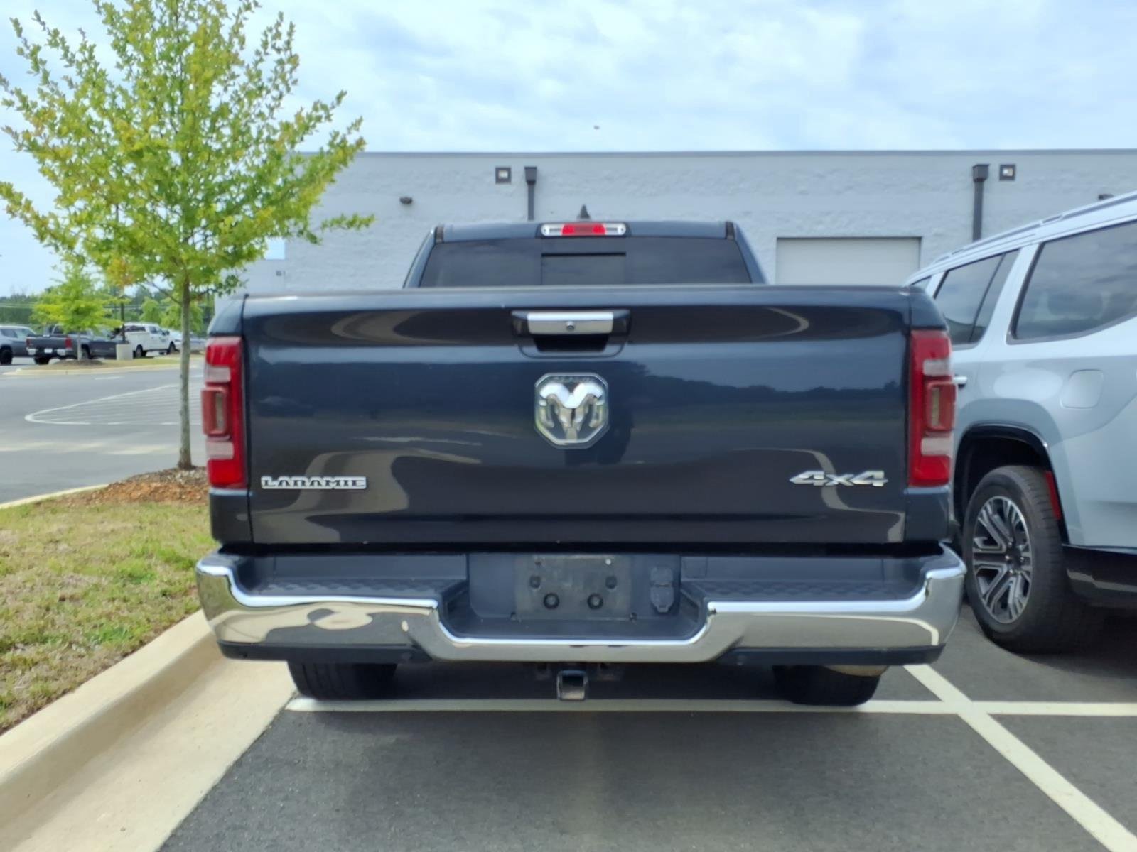 Used 2019 Patriot Blue Pearlcoat Ram Laramie image 11
