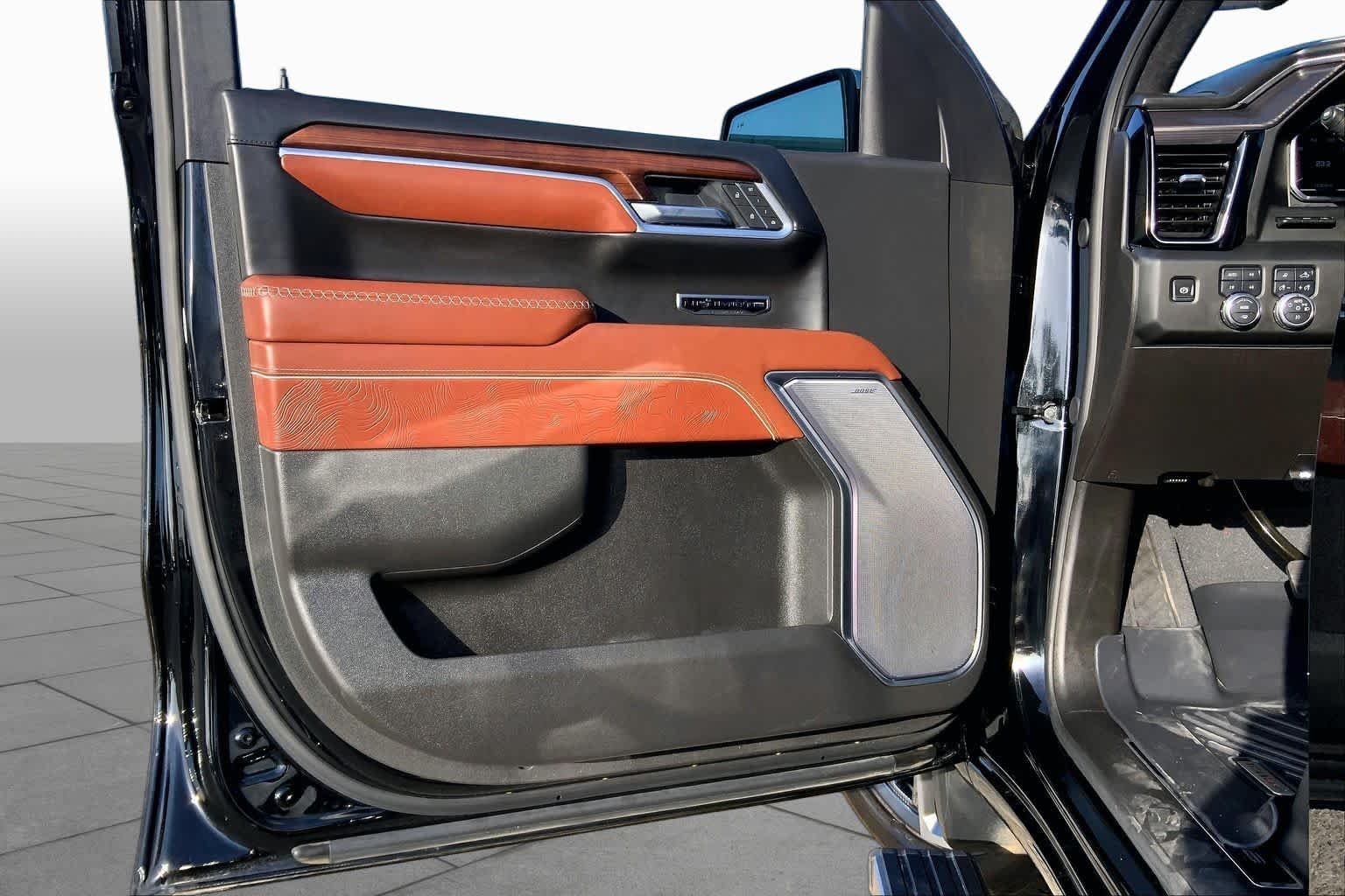 Used 2025 Onyx Black GMC Denali Ultimate image 22