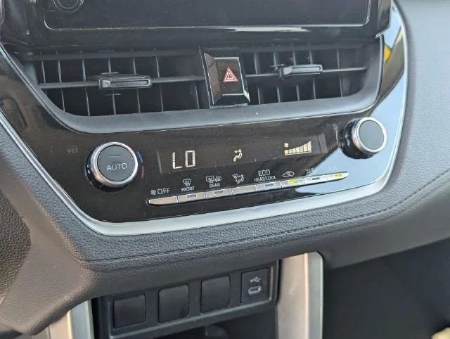 2024 Toyota Corolla Cross LE - Photo 26