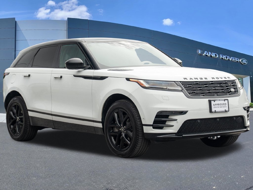 Certified Used 2026 White Land Rover Dynamic SE image 3