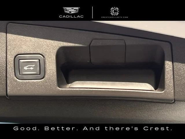 Used 2019 Crystal White Tricoat CADILLAC Luxury FWD image 27