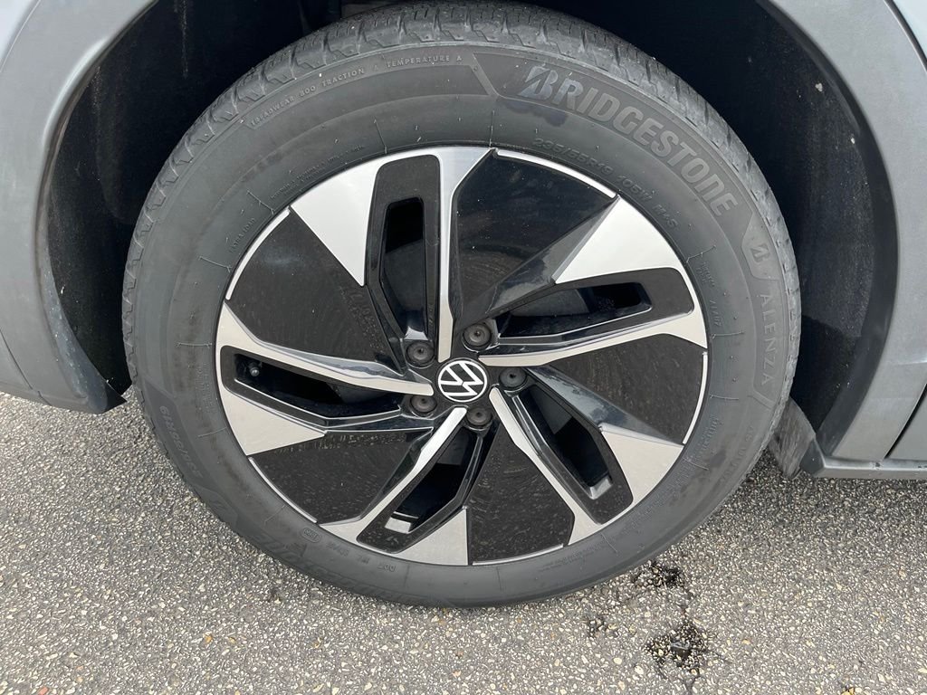 Used 2021 Gray Volkswagen Pro S image 29