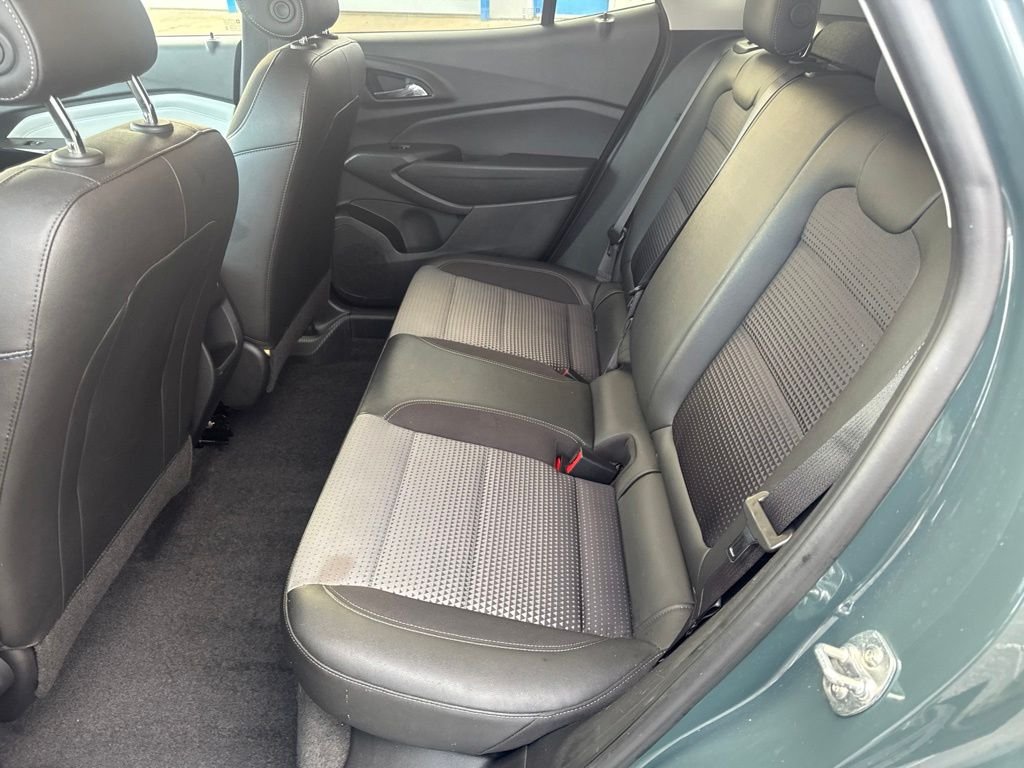 Used 2025 Gray Chevrolet LT image 27