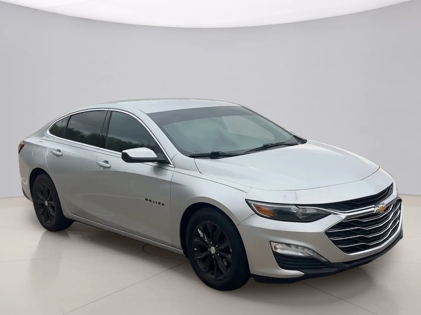 Used 2019 Silver Chevrolet LT image 6