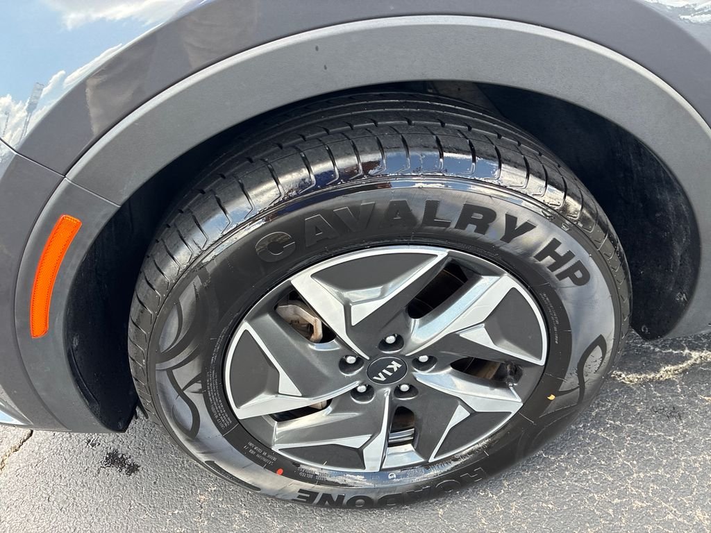 Used 2021 Gray Kia S image 9