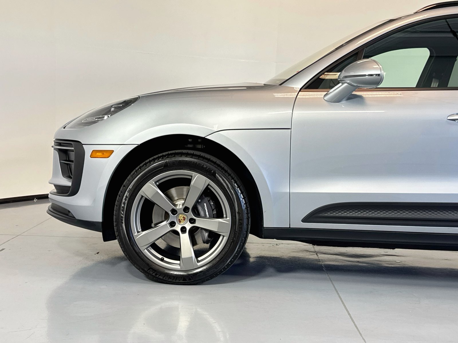 Used 2025 Dolomite Silver Porsche T image 28