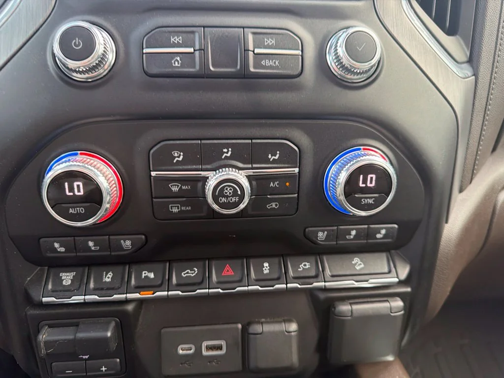 Used 2021 Hunter Green GMC Denali image 18