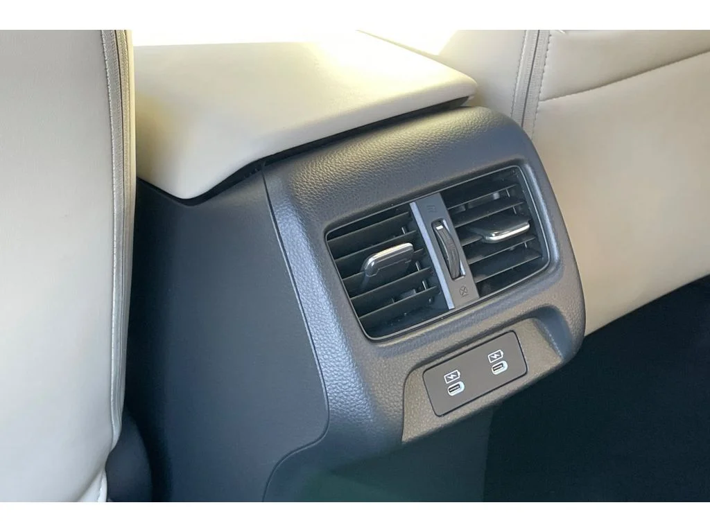 Used 2025 PLATINUM WHITE Acura w/A-Spec Package image 43