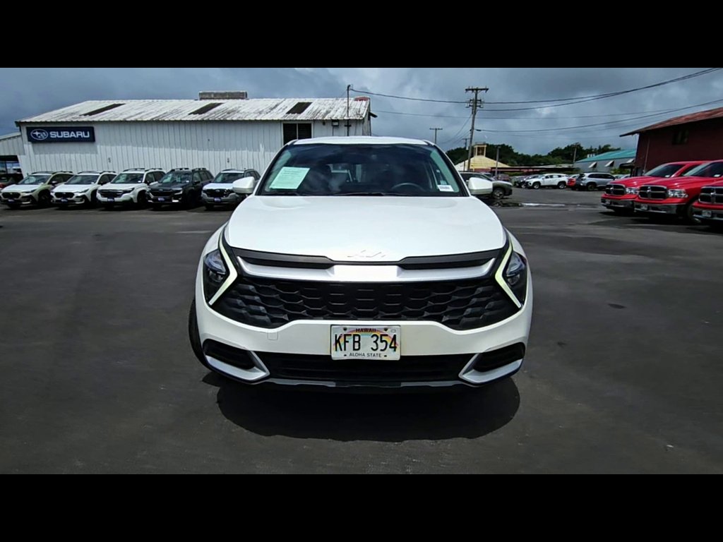 Used 2023 Snow White Pearl Kia LX image 3