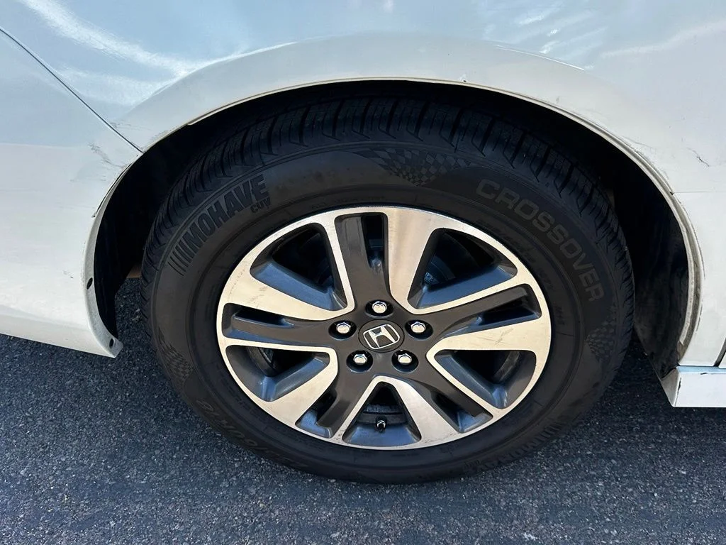 Used 2015 White Honda Touring image 12