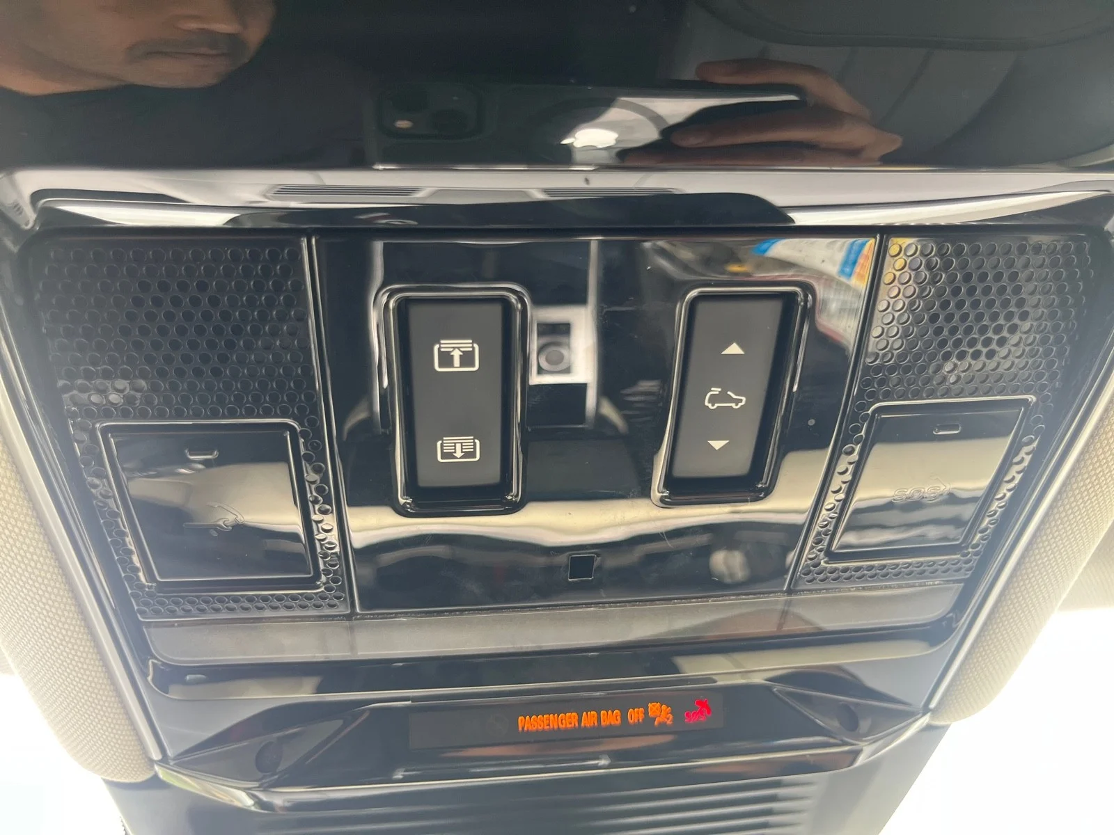 Used 2022 Fuji White Land Rover SE AWD image 20