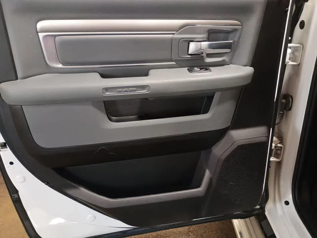 Used 2019 Bright White Clearcoat Ram SLT image 15