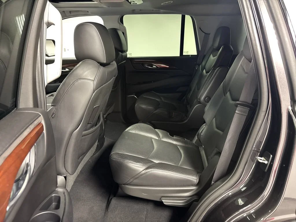 Used 2018 DARK GRANITE METALLIC Cadillac Premium Luxury image 39