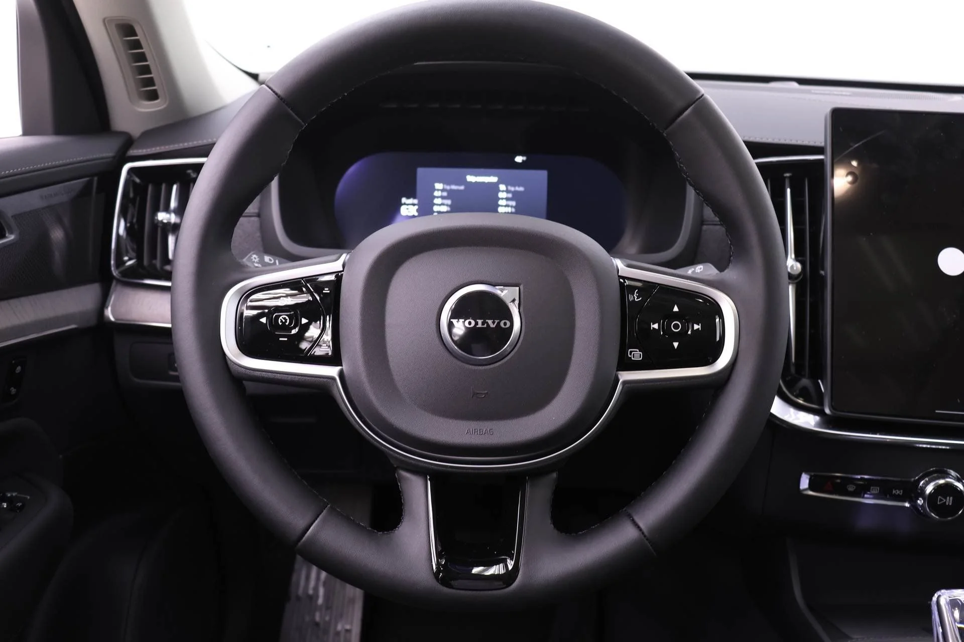 New 2026 Onyx Black Volvo Ultra image 15