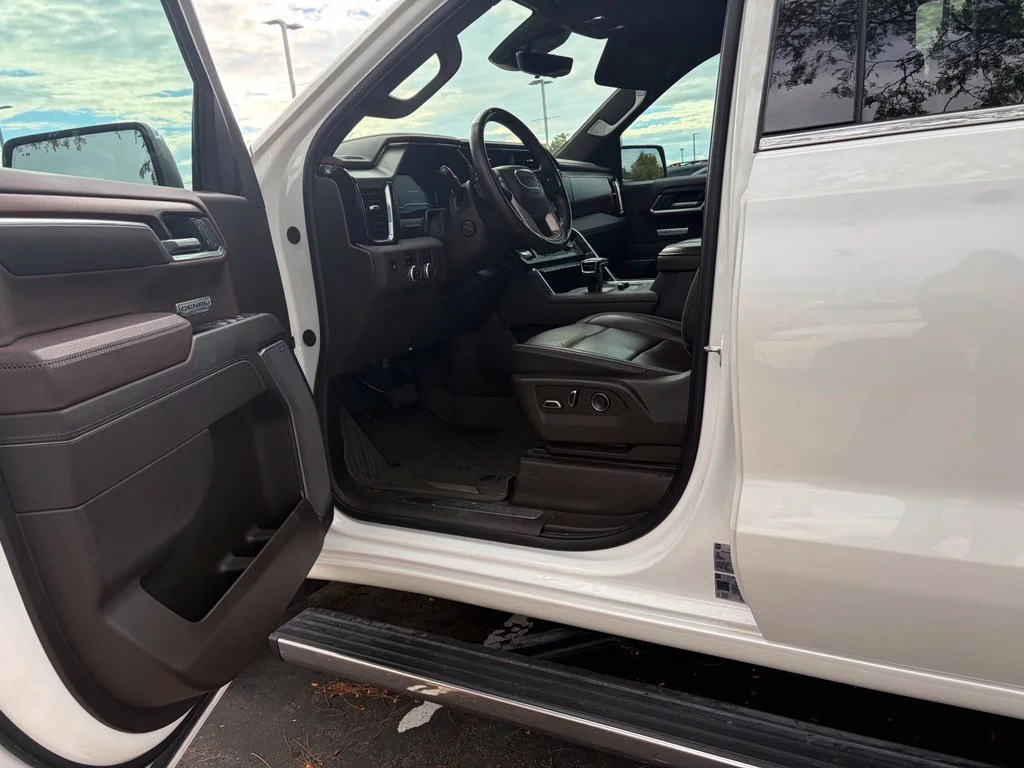 Used 2025 White GMC Denali image 12