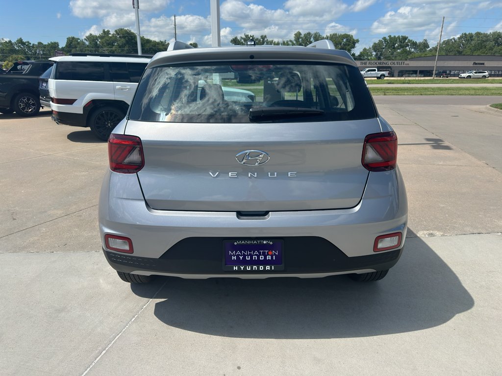 New 2026 Shimmering Silver Hyundai SEL image 9
