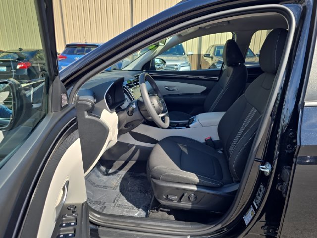 Used 2024 Black Hyundai SEL image 13
