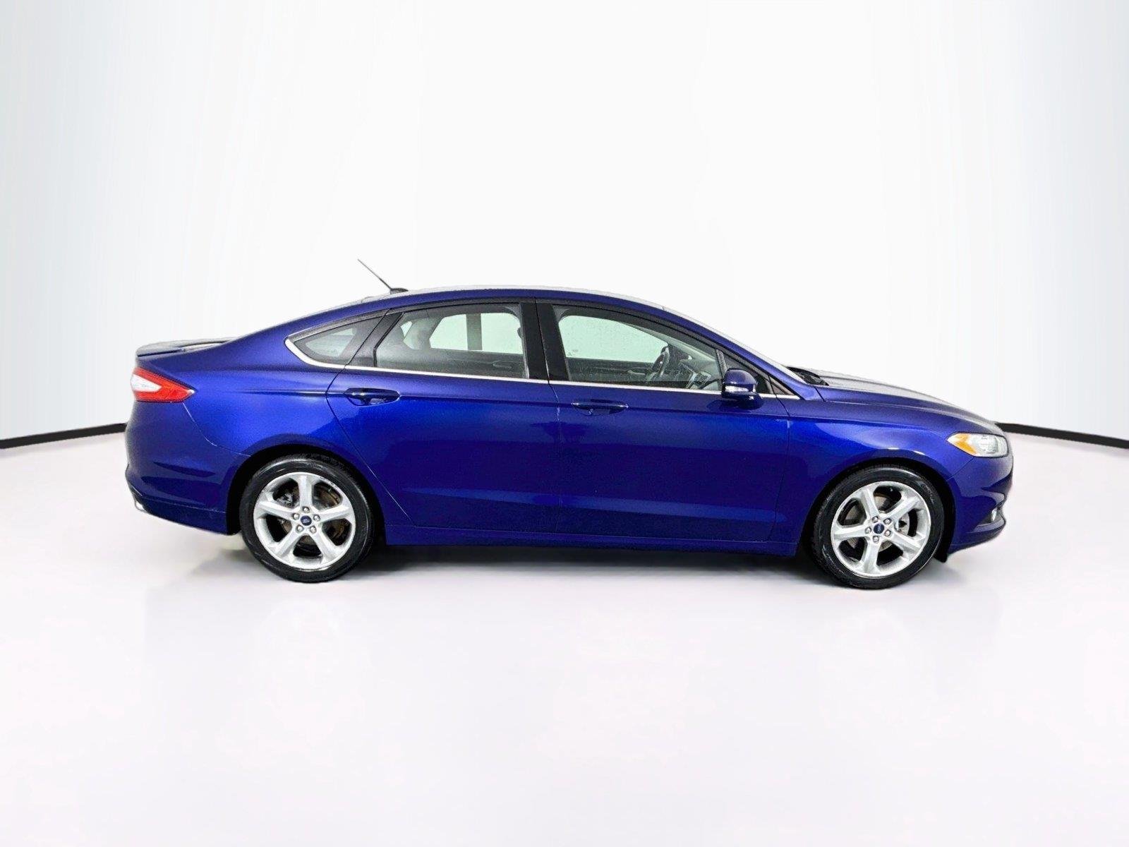 Used 2016 Deep Impact Blue Ford SE image 10