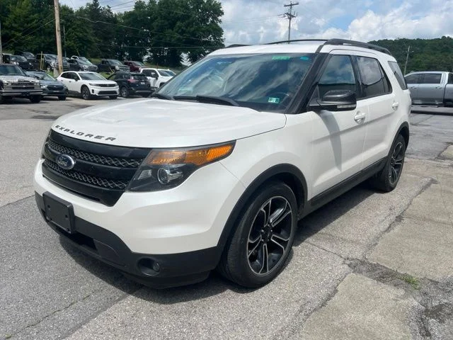 Used 2015 White Ford Sport image 10