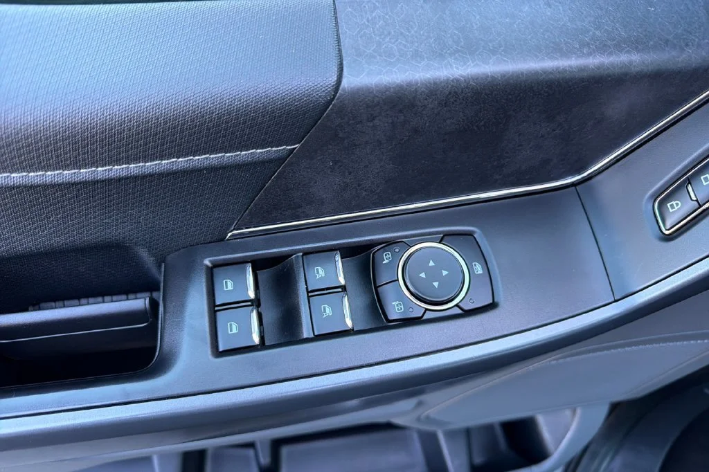 Used 2025 Silver Metallic Ford XLT image 13