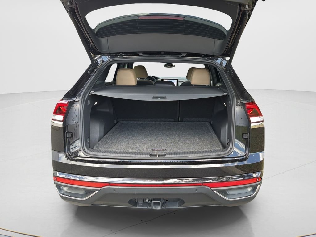 Used 2024  Volkswagen 2.0T SE w/Technology image 11