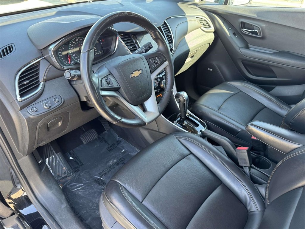 2018 Chevrolet Trax Premier photo 2