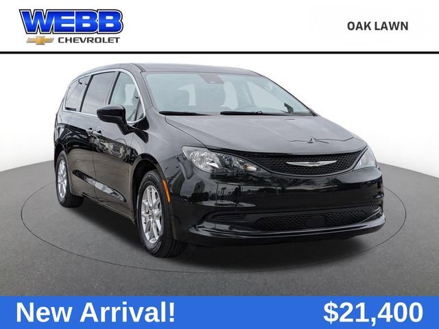 2023 Chrysler Voyager LX's photo