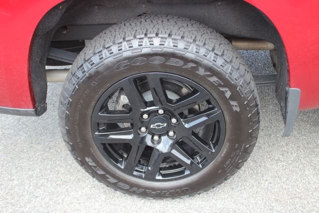 Used 2025 Red Chevrolet RST image 36