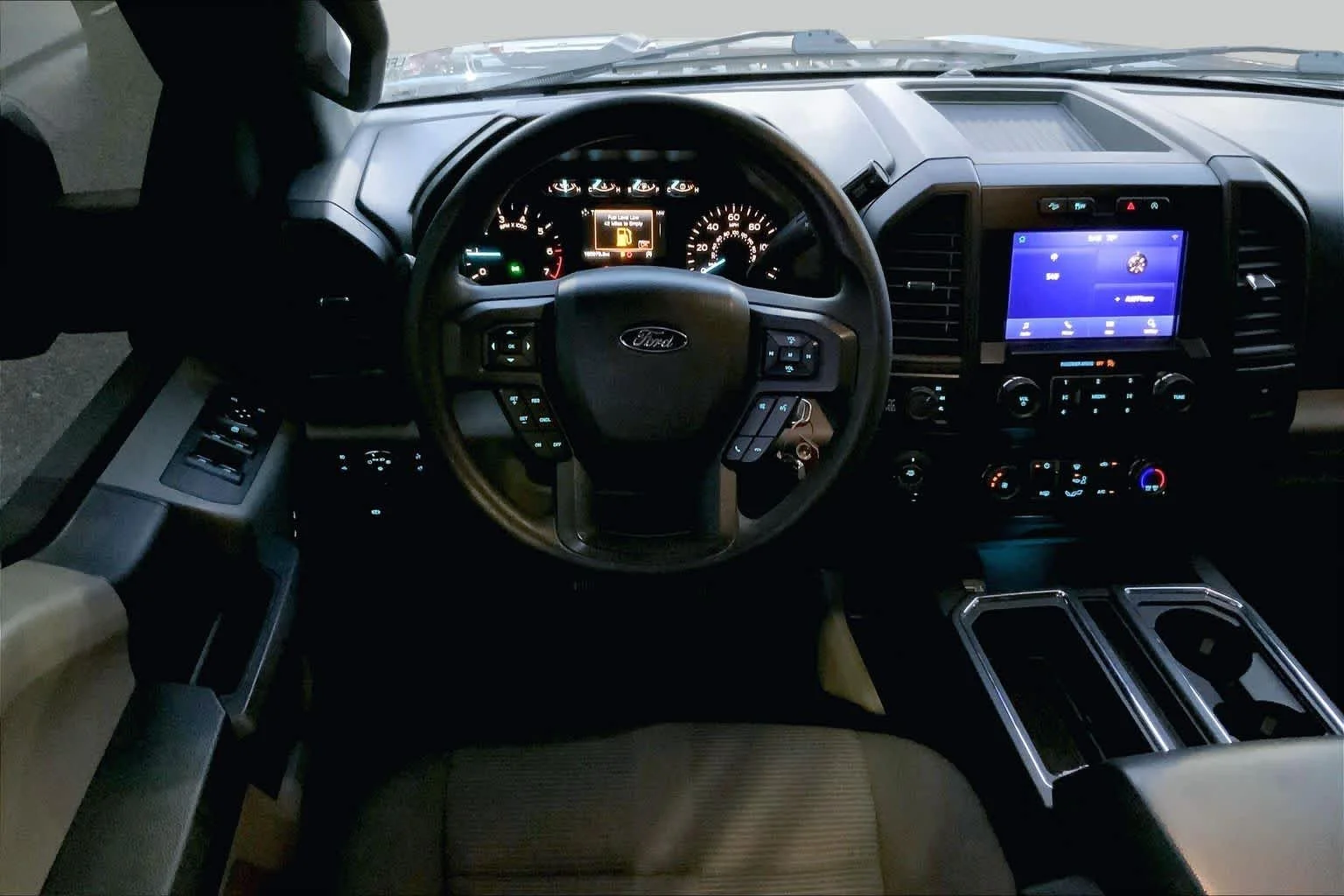 Used 2020 Magnetic Metallic Ford XL image 6