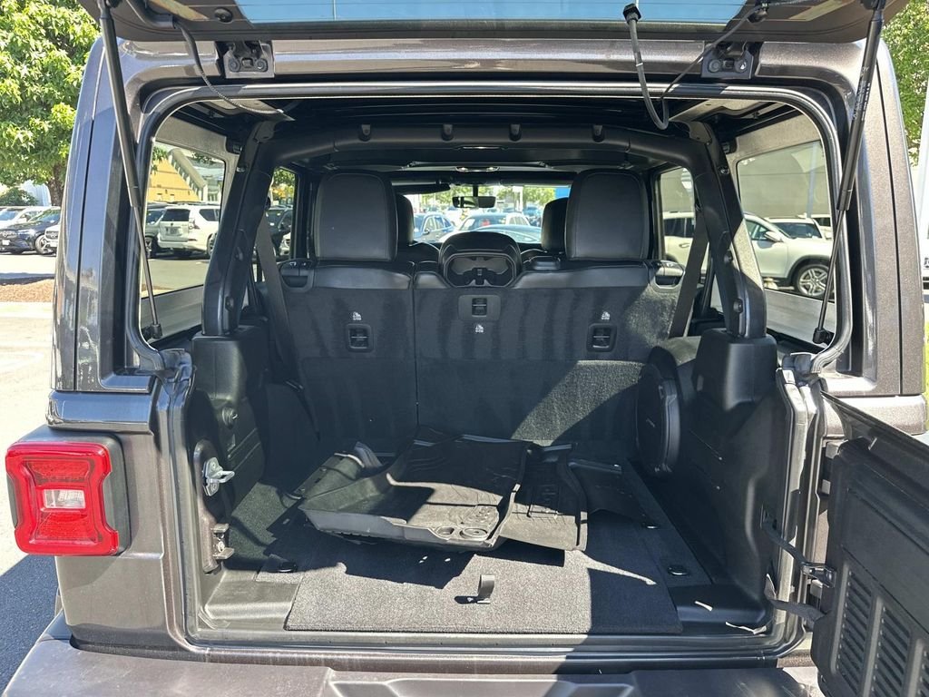 Used 2020 Crystal Metallic Jeep Unlimited Sahara Altitude image 14