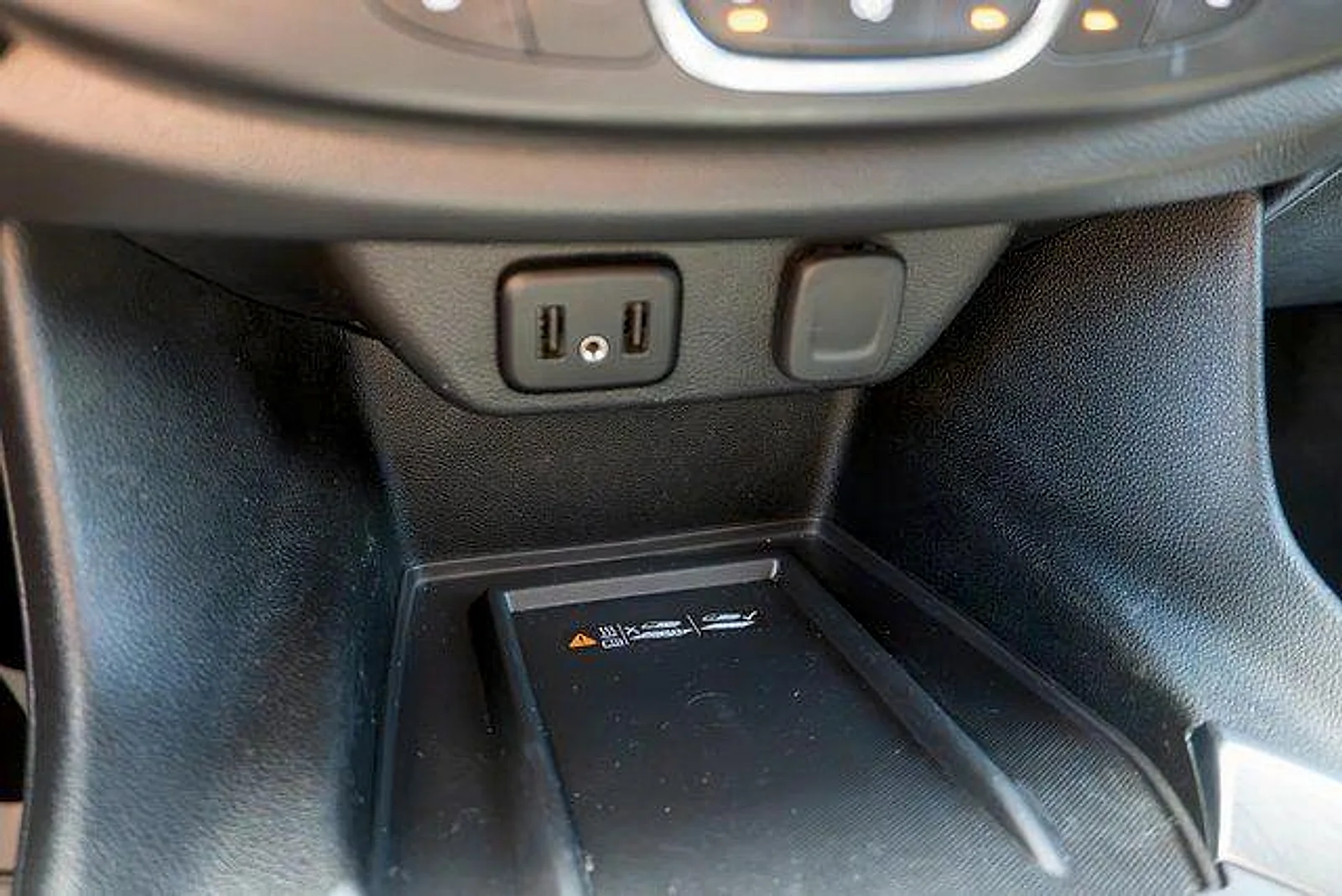 Used 2023 Summit White Chevrolet AWD LT Cloth image 31