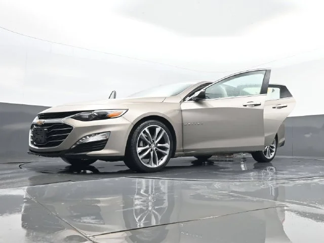 Used 2025 Mineral Gray Metallic Chevrolet LT image 32