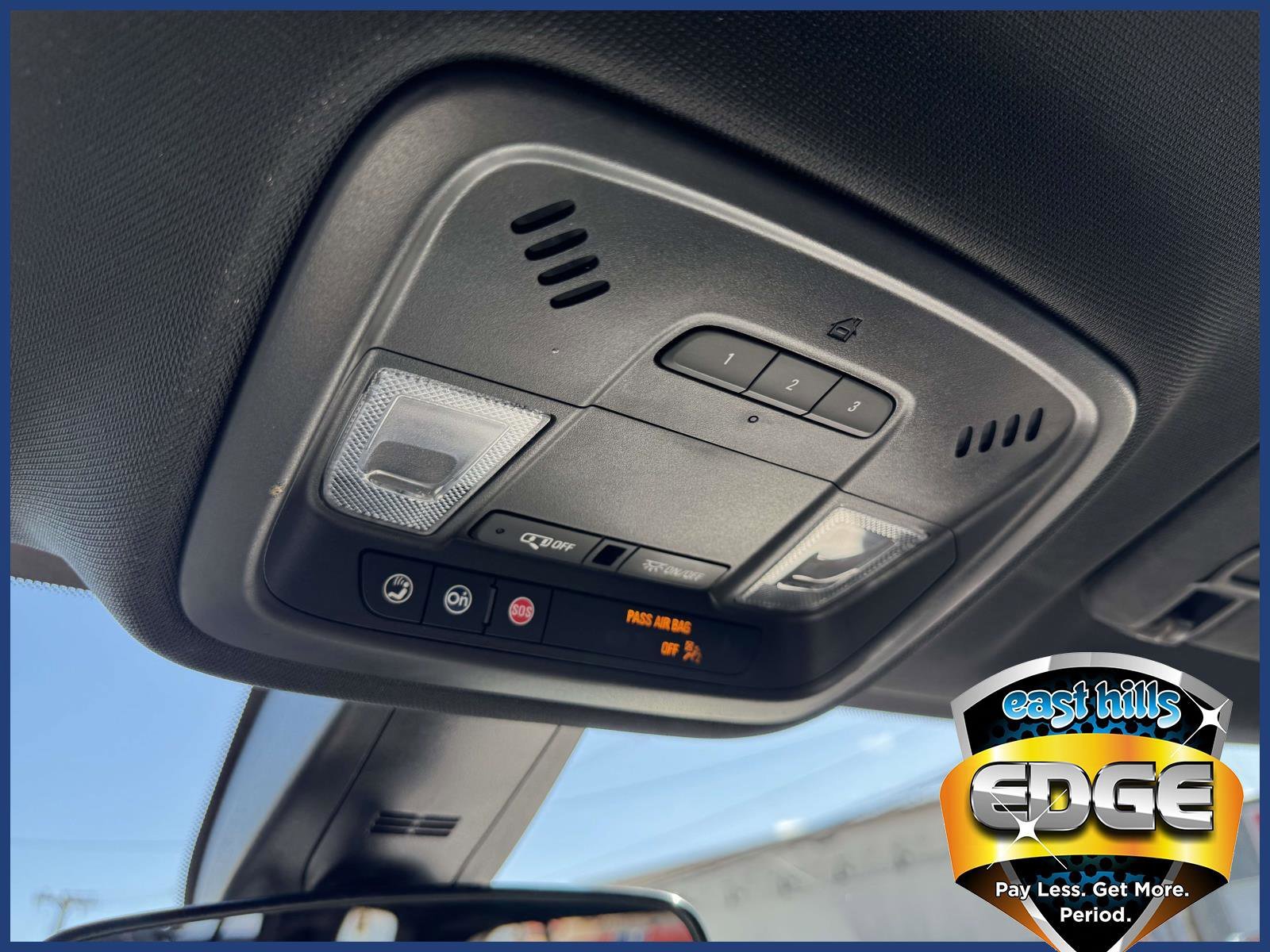 2023 Chevrolet Traverse 1LT - Photo 30